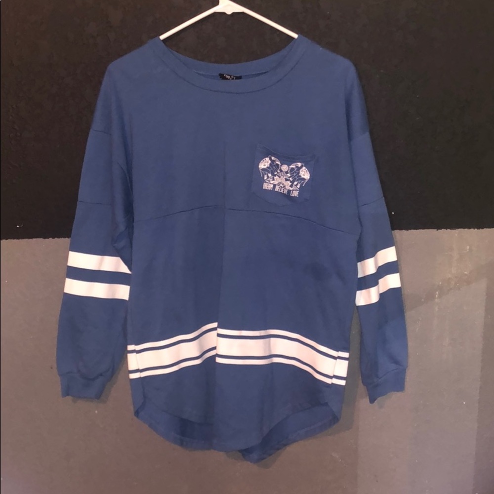 Blue long sleeve sweatshirt